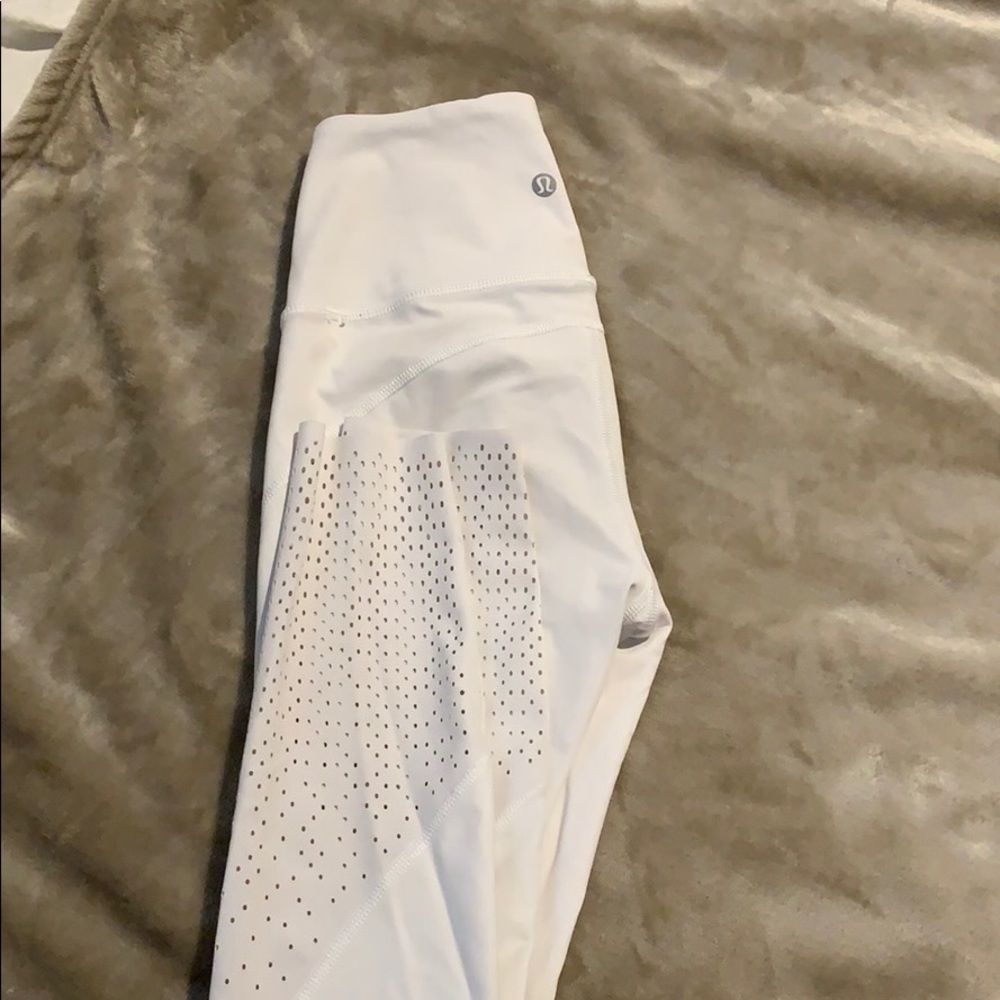 White lululemon tights